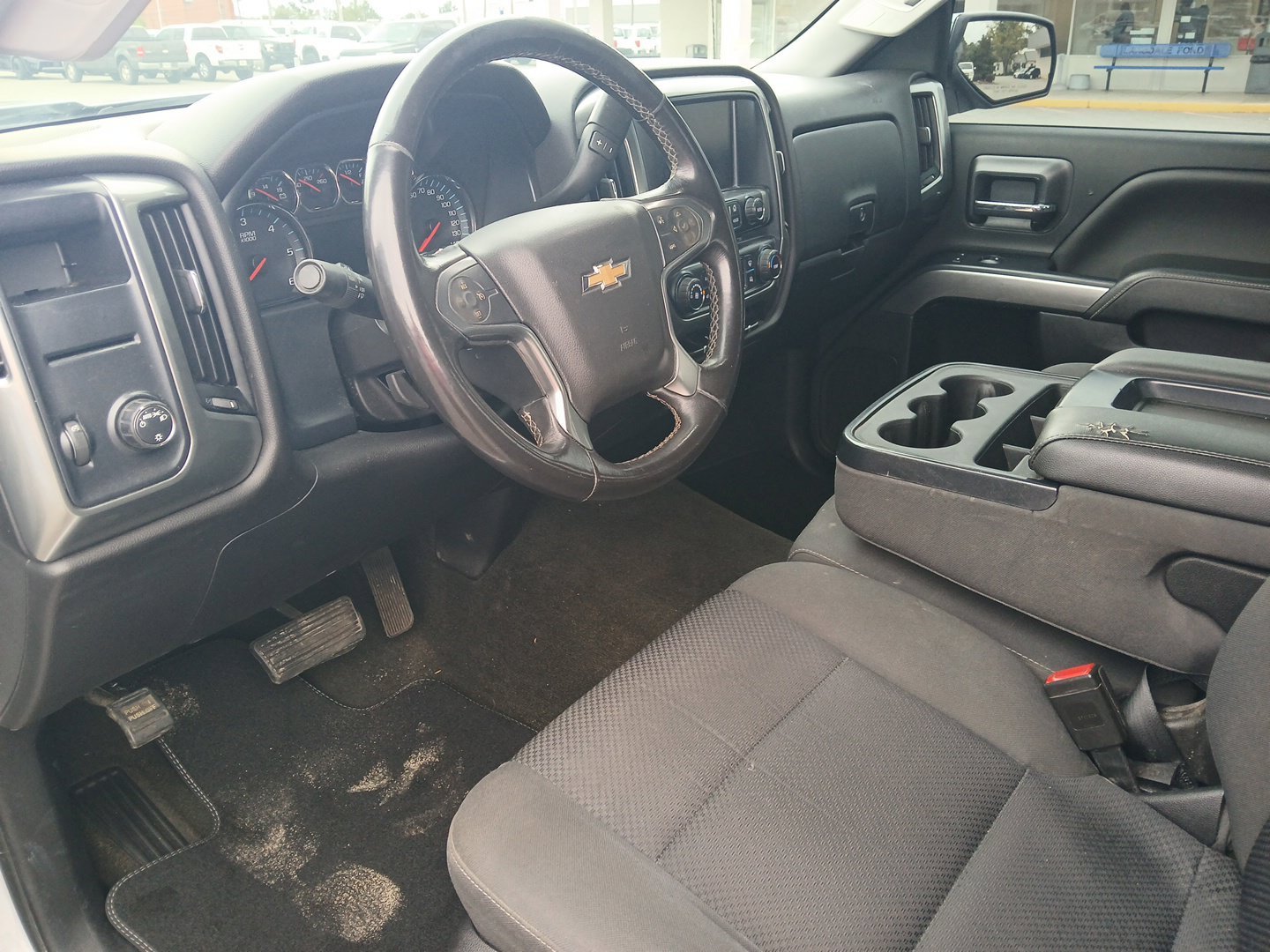 Used 2018 Silver Ice Metallic Chevrolet LT image 9