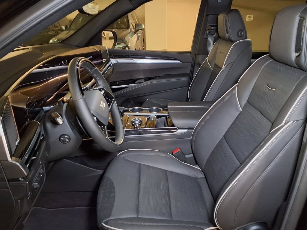 2026 Cadillac Escalade Sport - Photo 13