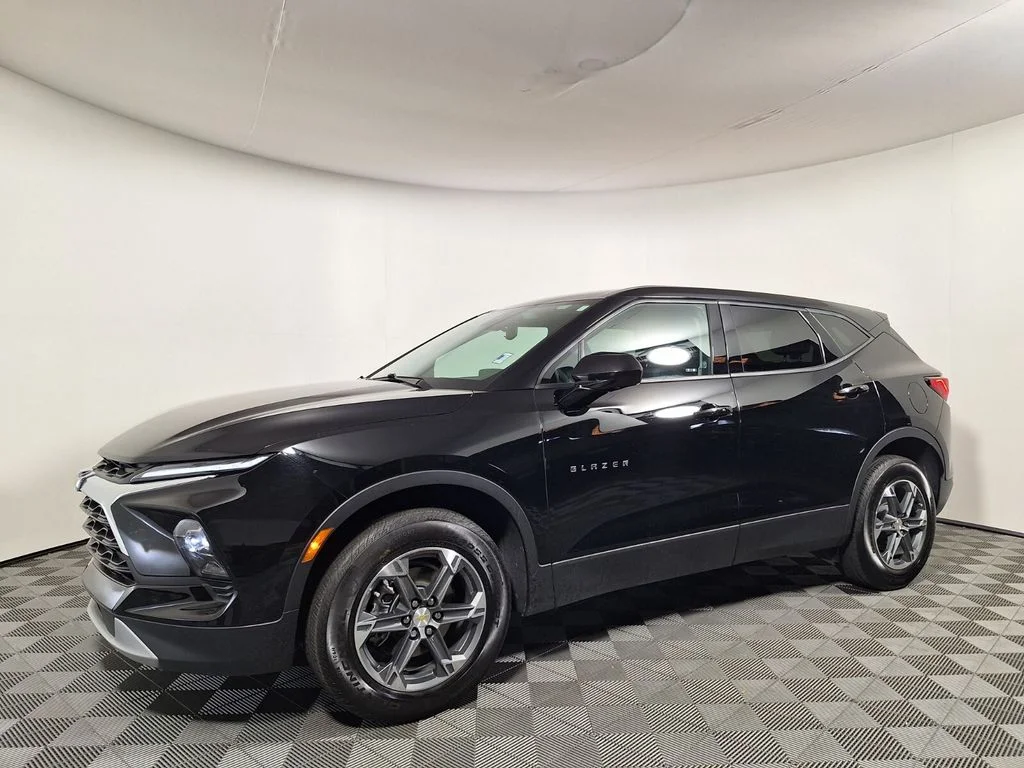 Used 2025 Black Chevrolet LT image 1