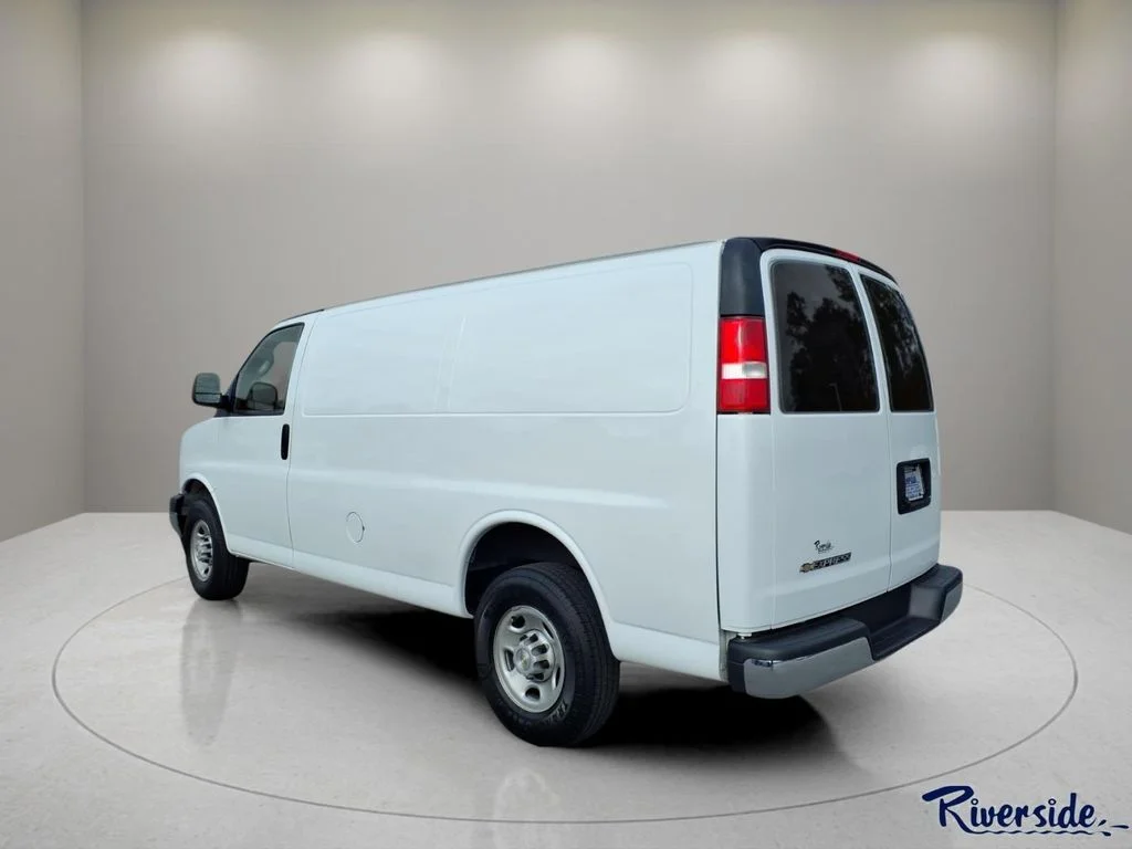 Used 2022 White Chevrolet Work Van image 4