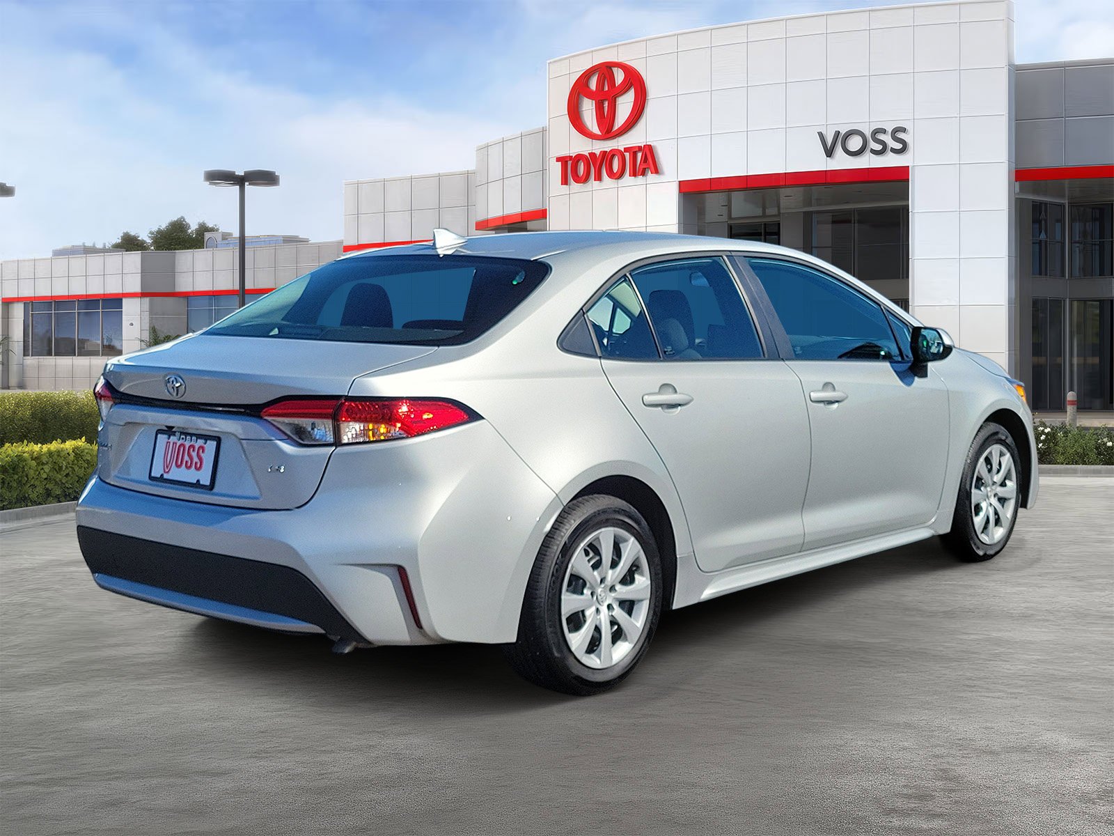 2022 Toyota Corolla LE, photo 4 of 12