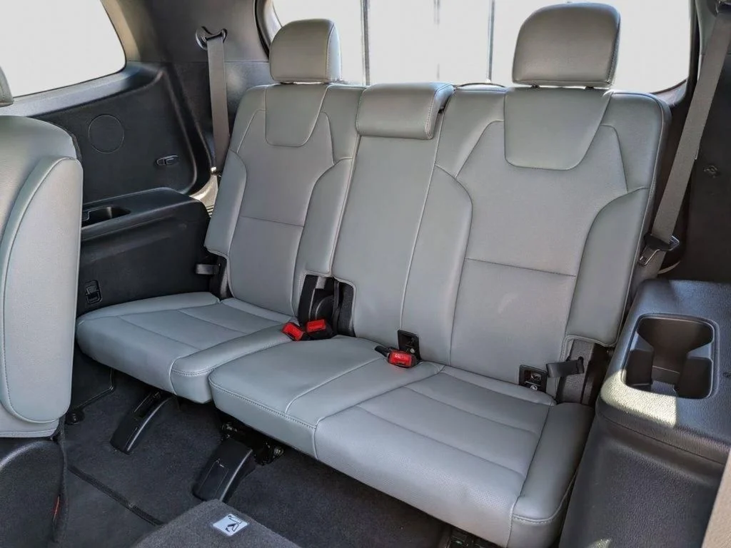 Used 2023 White Kia EX X-Line image 29