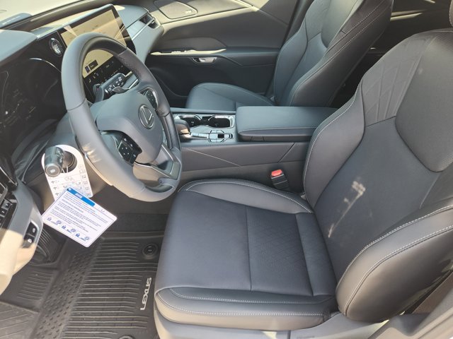 New 2026 Eminent White Pearl Lexus PREMIUM PLUS image 17