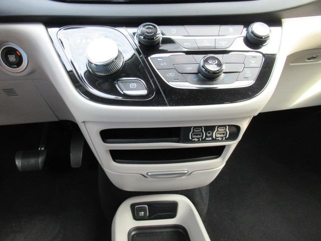 Certified Used 2023 Gray Chrysler LX image 25