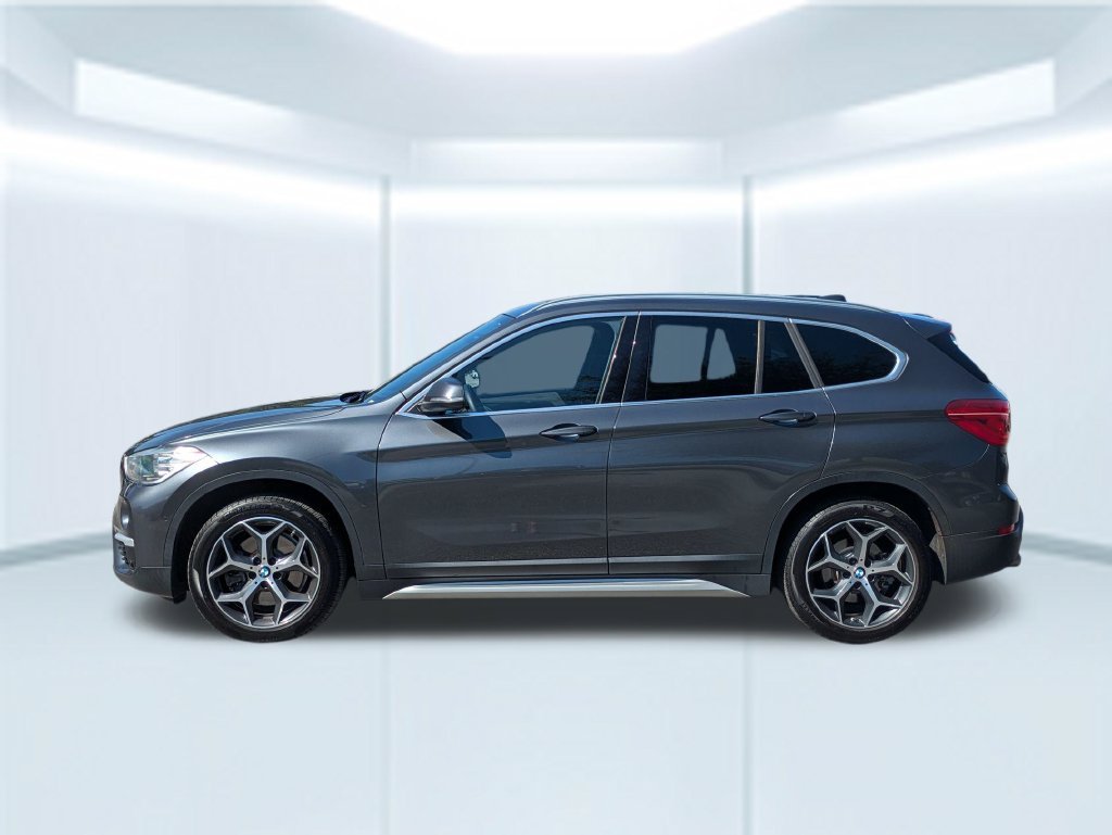 Used 2018 Gray BMW xDrive28i image 2