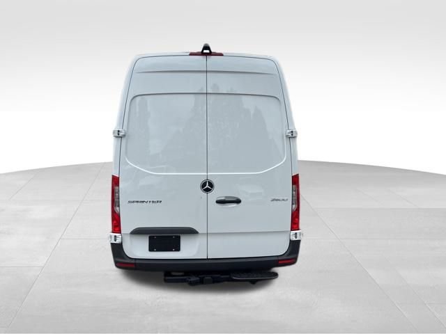 New 2025  Mercedes-Benz Cargo 170 WB image 6