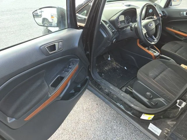 Used 2021 Shadow Black Ford SE image 7