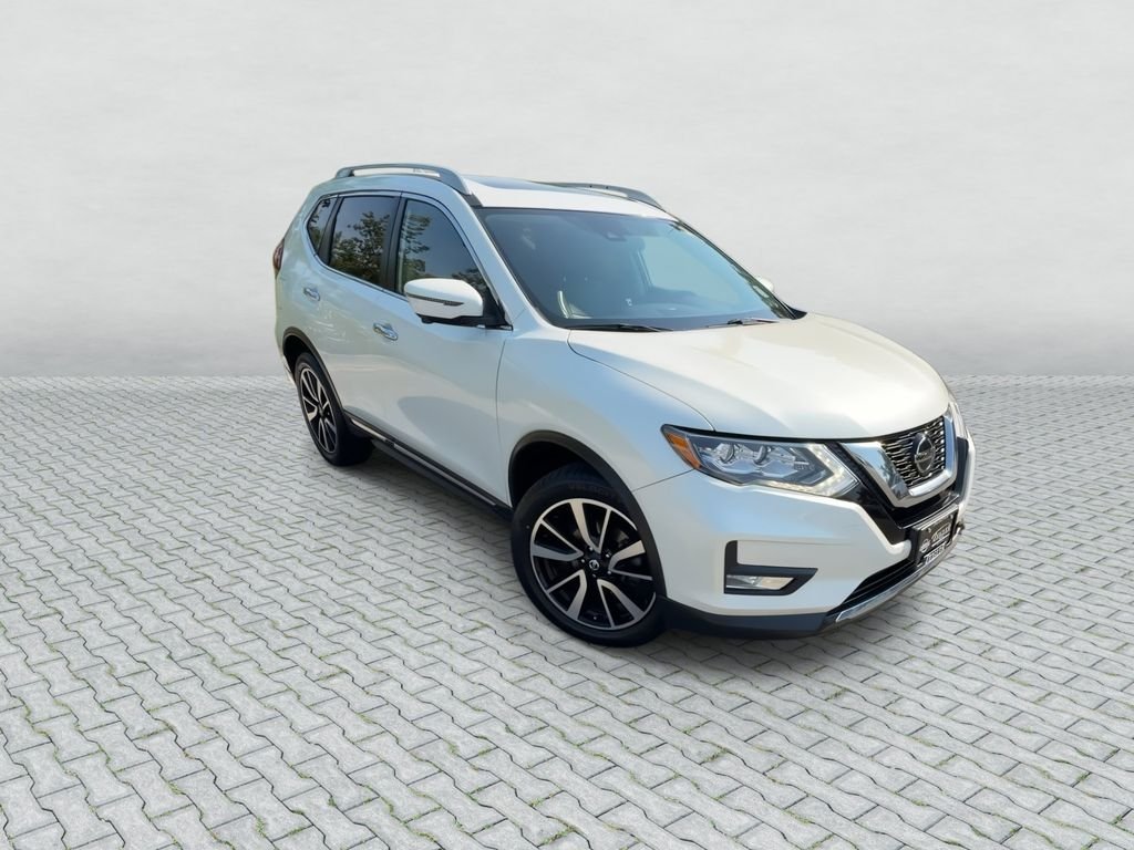 Certified Used 2020 White Nissan SL image 2