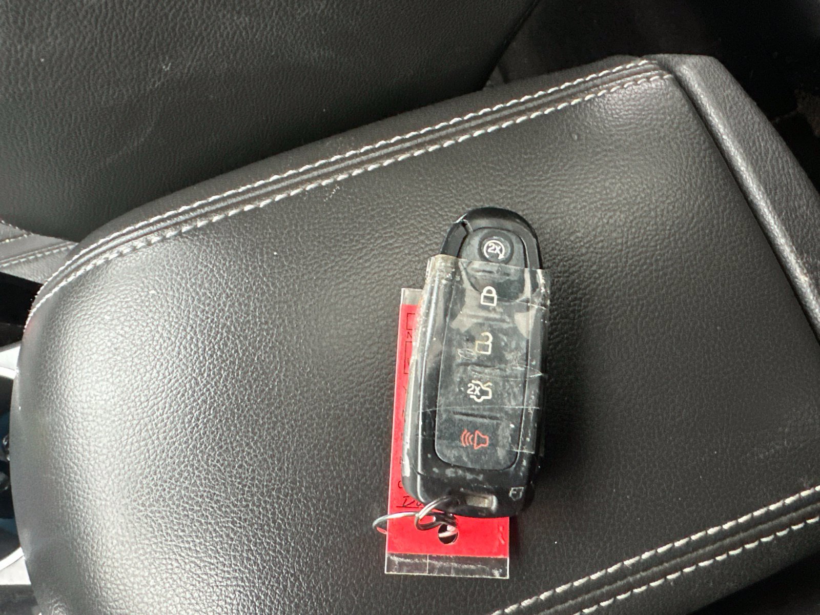 Used 2013  Ford Titanium image 7