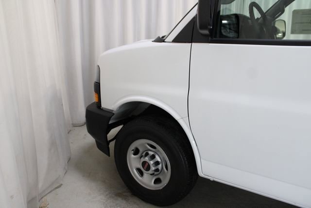 New 2026 Summit White GMC Work Van image 32