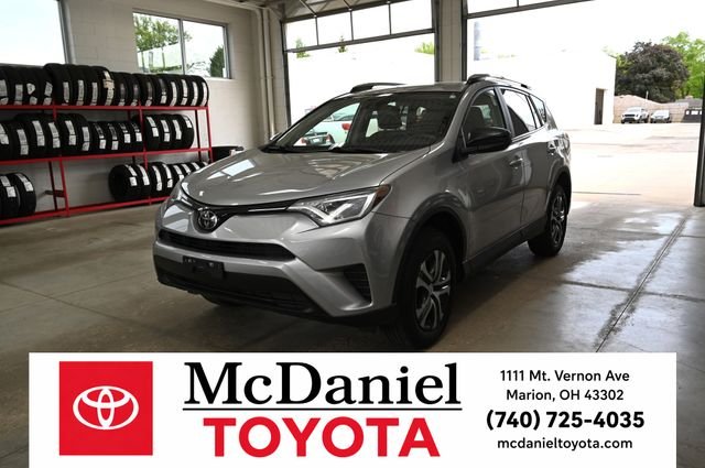 2017 Toyota RAV4 LE's photo