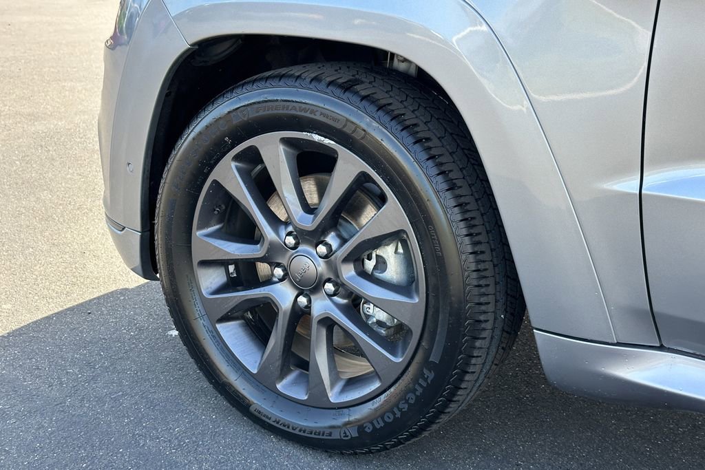 Used 2018 Silver Jeep High Altitude image 10