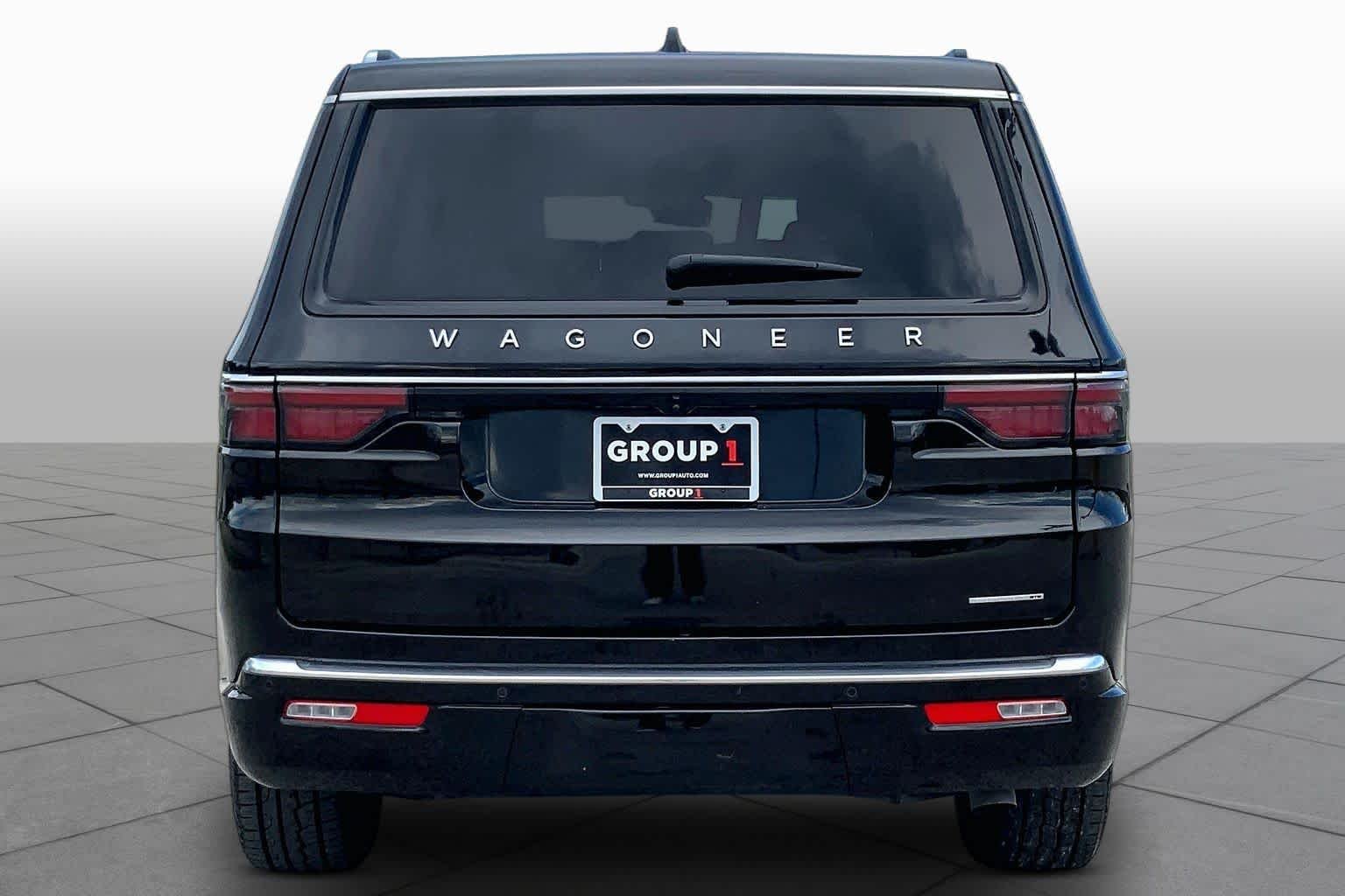 Used 2024 Diamond Black Crystal Pearlcoat Jeep Series II image 5