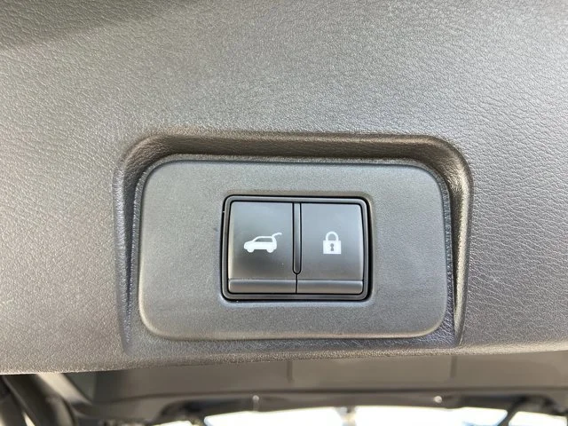 2025 Nissan Rogue SV - Photo 31