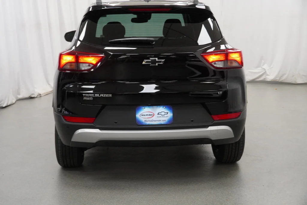 New 2026 Mosaic Black Metallic Chevrolet LT image 14