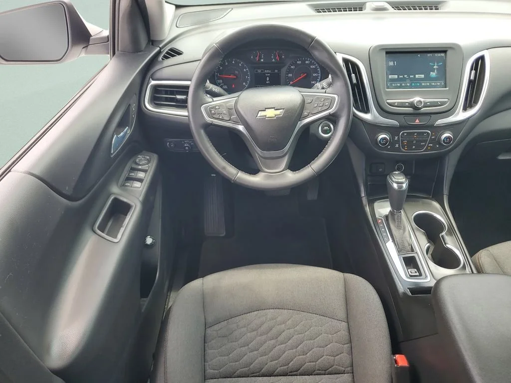 Used 2018 IRIDESCENT PEARL TRICOAT Chevrolet LT image 12