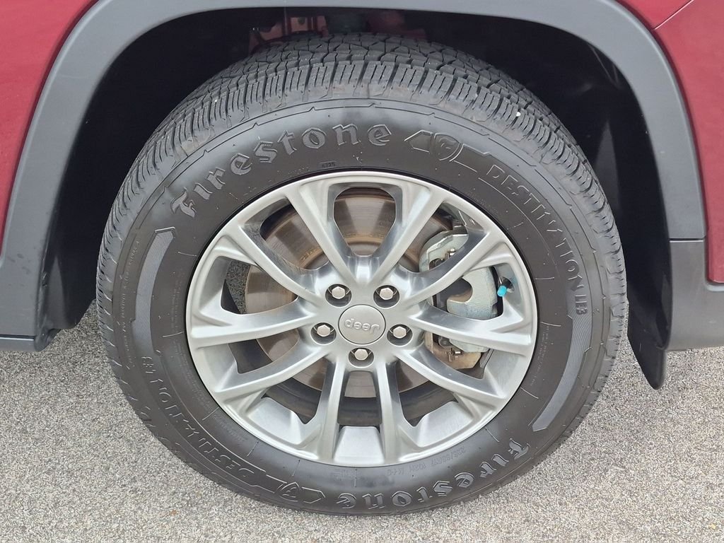 Used 2021 Red Jeep Latitude Lux image 9