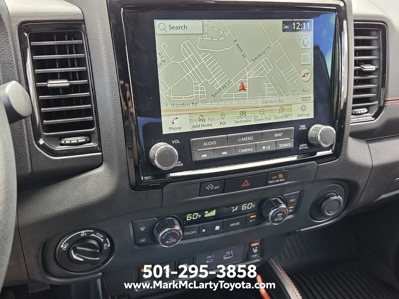 Used 2023 Glacier White NISSAN CREW CAB 4X4 PRO-4X AUTO image 17