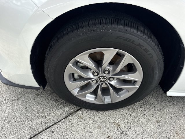 2025 Toyota Sienna XLE - Photo 10