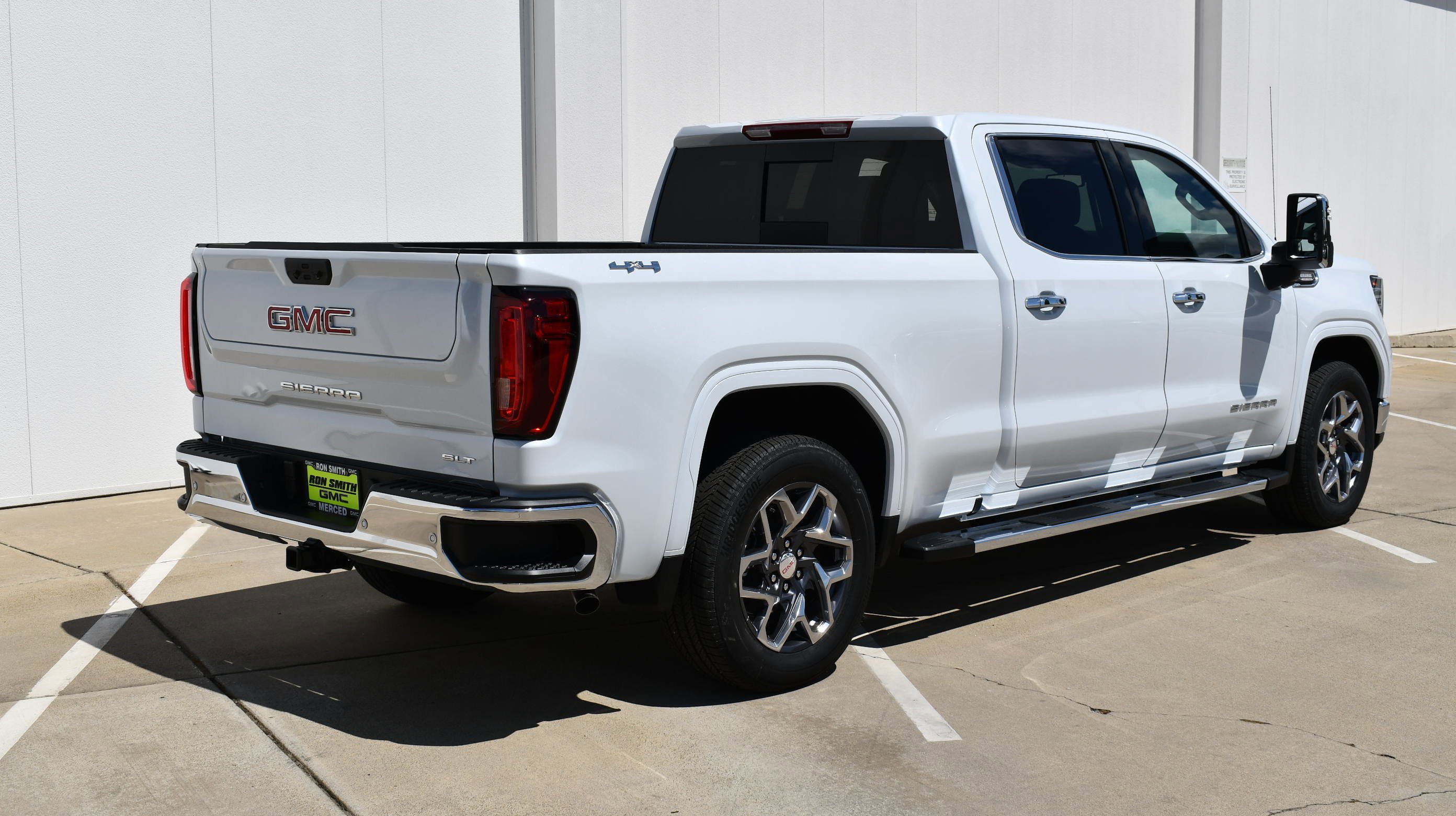 2026 GMC Sierra 1500 SLT - Photo 9