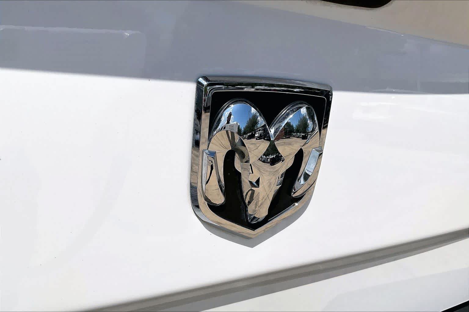 Used 2022 Bright White Clearcoat Ram SLT image 25