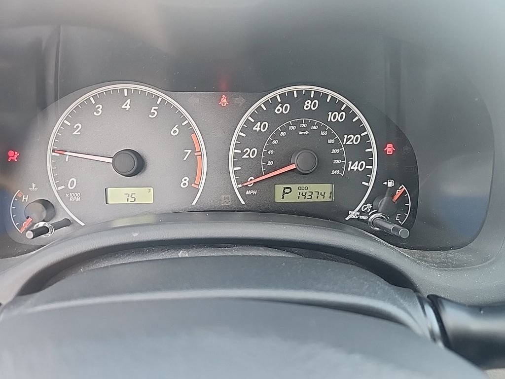 Used 2012 Gray Toyota LE image 21