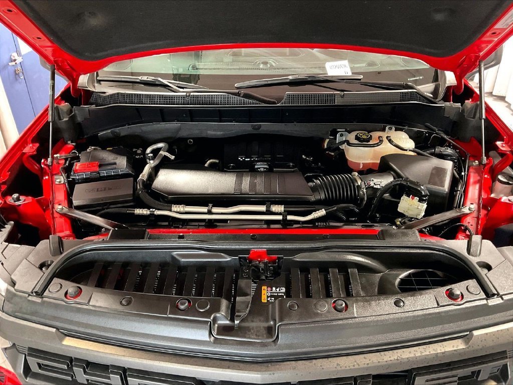 Used 2023 Red Chevrolet Custom image 29