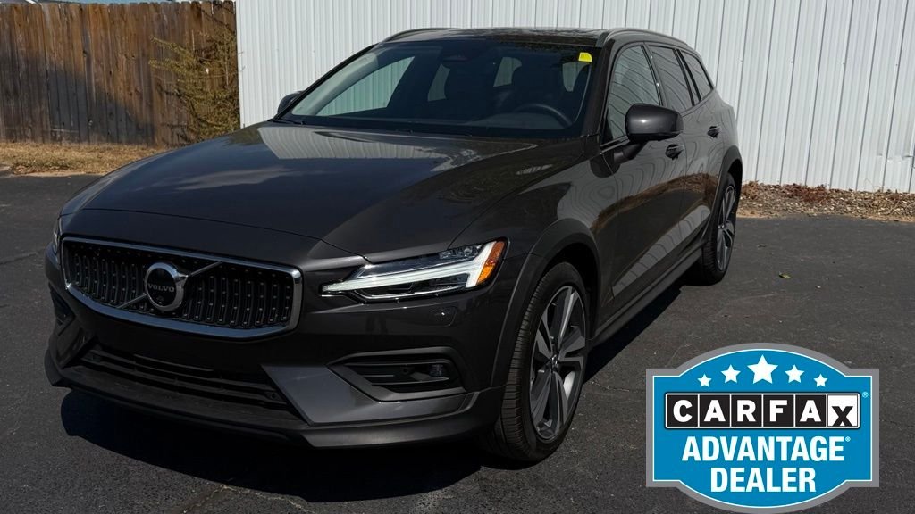 2025 Volvo V60 Cross Country