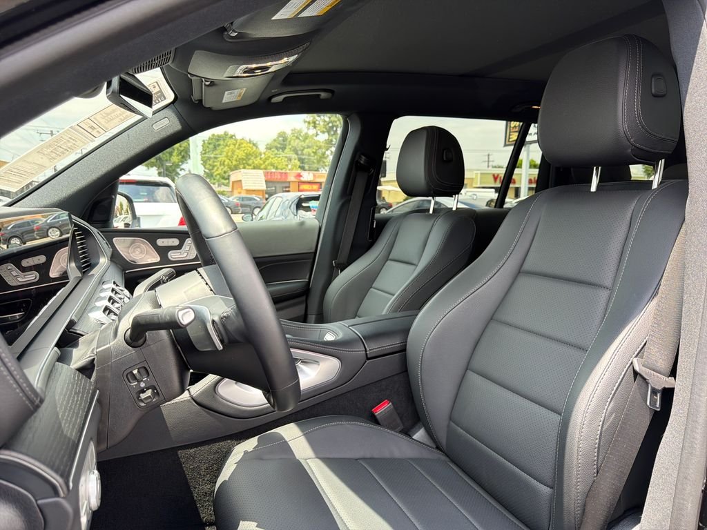 Used 2025 Black Mercedes-Benz GLS 450 image 11