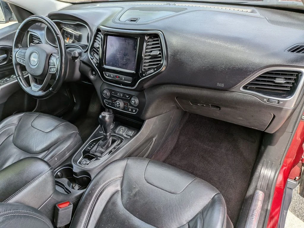 Used 2019 Red Jeep Limited image 29