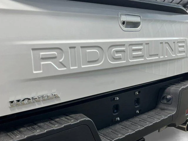 New 2026 Platinum White Pearl Honda RTL image 5