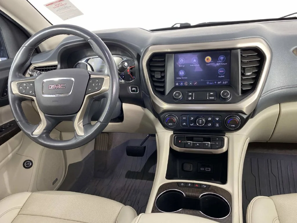 Used 2021 Hunter Green GMC Denali image 17