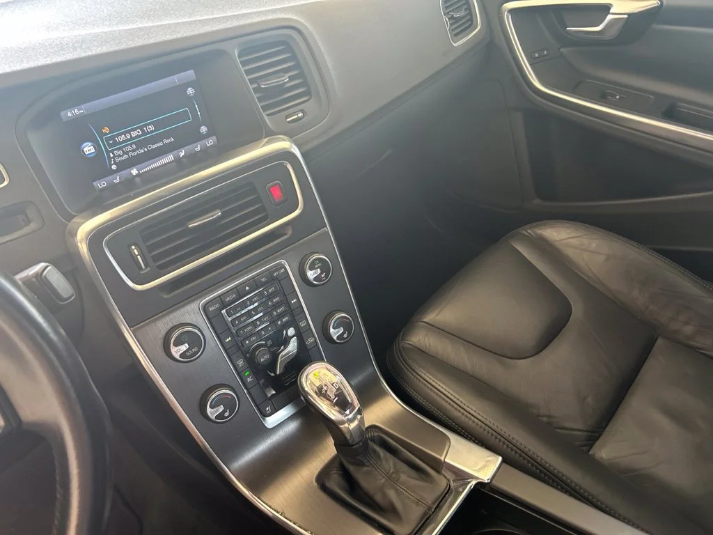 Used 2013  Volvo  image 43