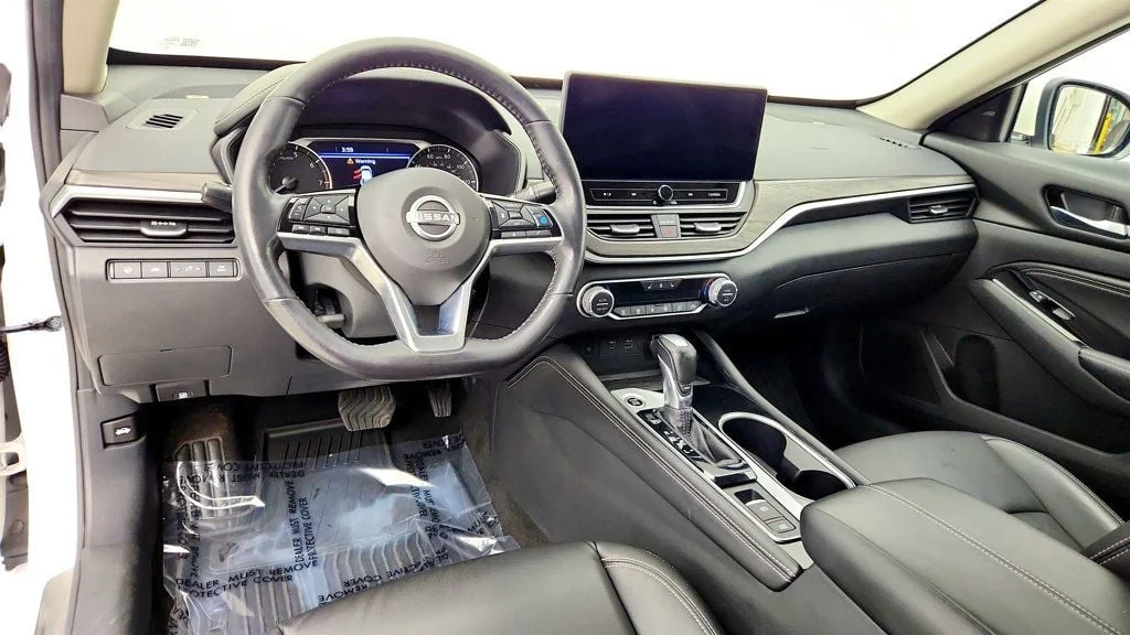 Used 2023 Pearl White Tricoat Nissan 2.5 SL AWD Sedan image 13