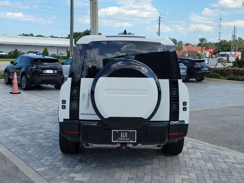 New 2026 Fuji White Land Rover S image 4