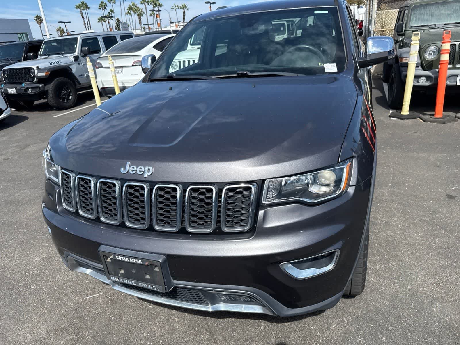 Used 2018 Granite Crystal Metallic Clearcoat Jeep Limited image 14