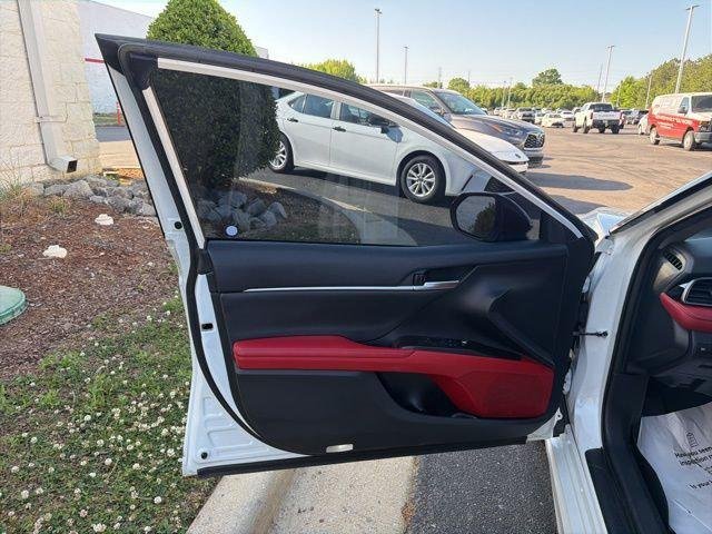 Certified Used 2021 MID BLK/WIND CHILL Toyota  image 24