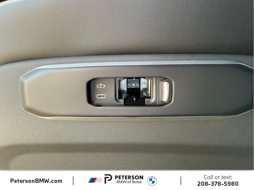 New 2026 Mineral White Metallic BMW xDrive40i image 21