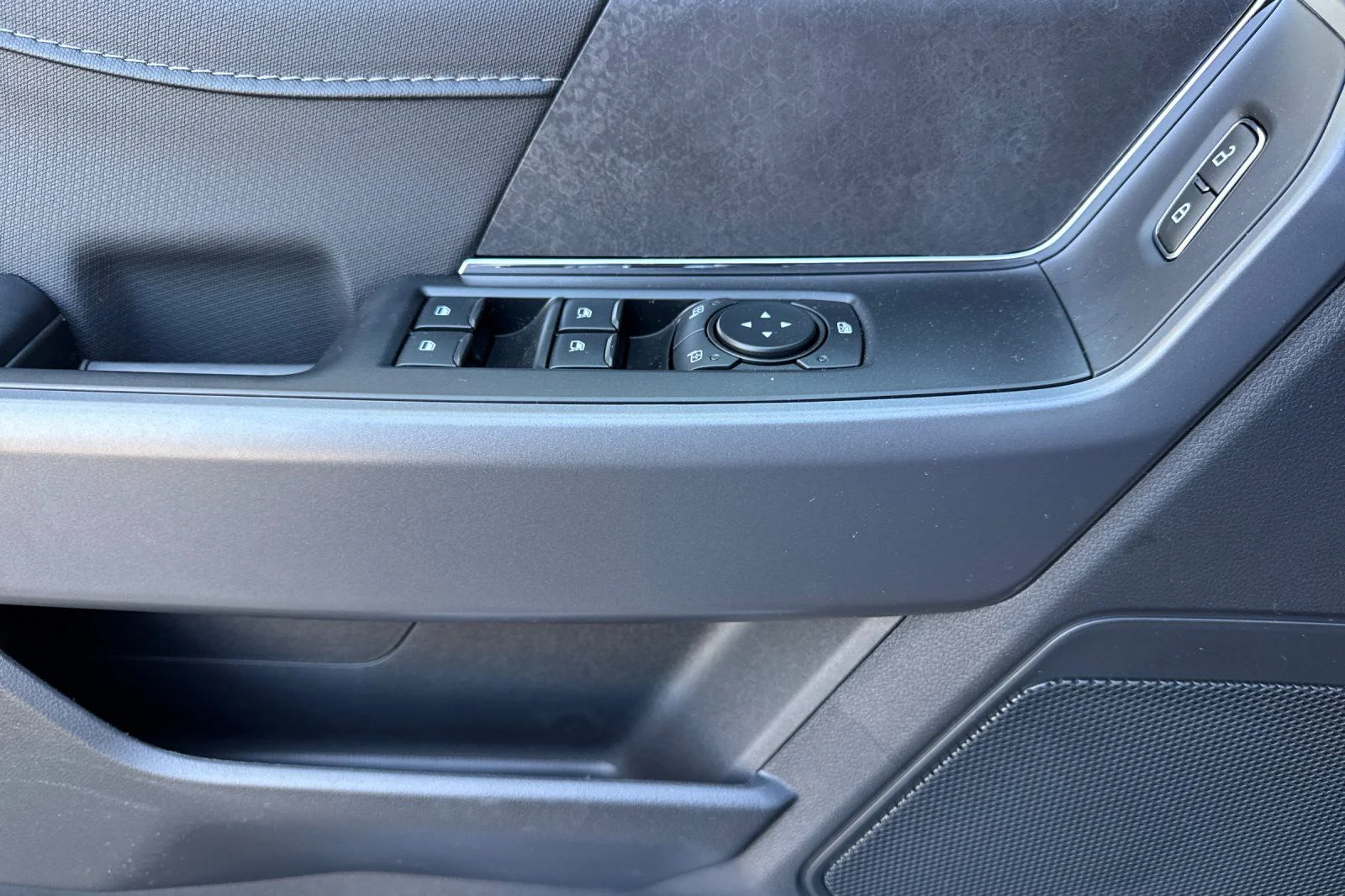 New 2026 Agate Black Metallic Ford XLT image 14