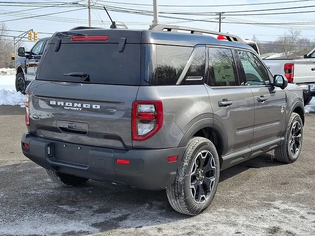 New 2025 Carbonized Gray Metallic Ford Outer Banks® image 4
