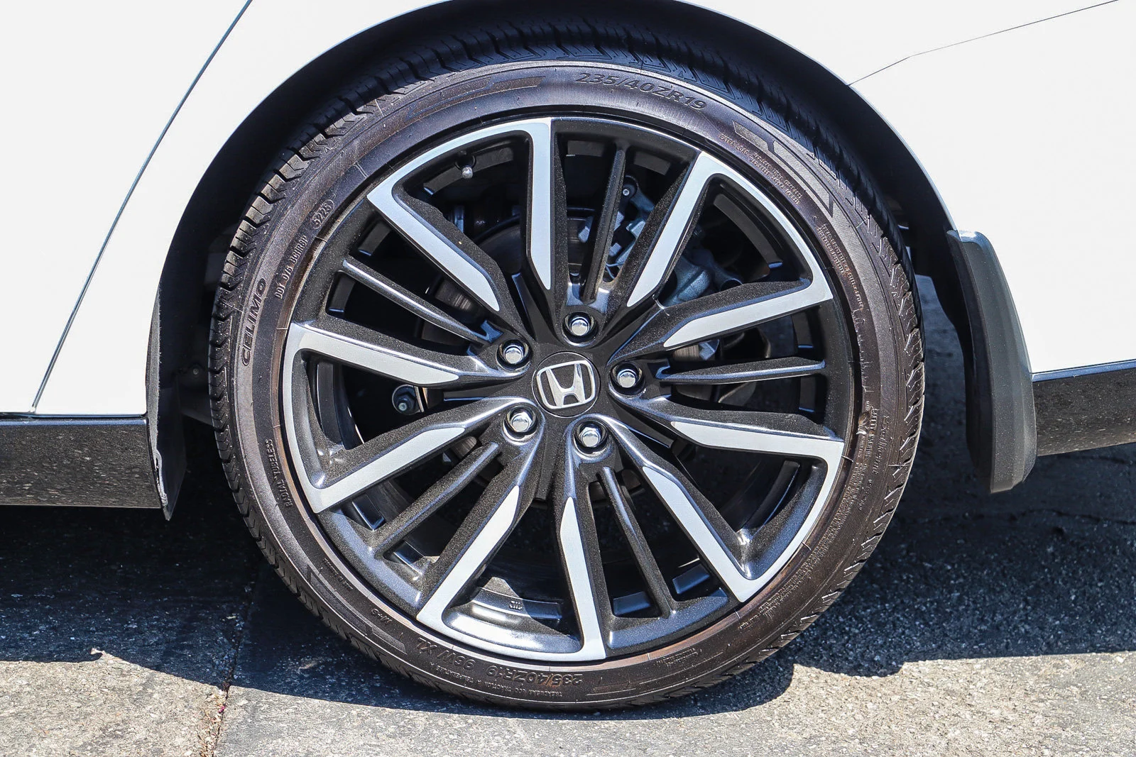 Used 2025 Platinum White Pearl Honda Touring image 14