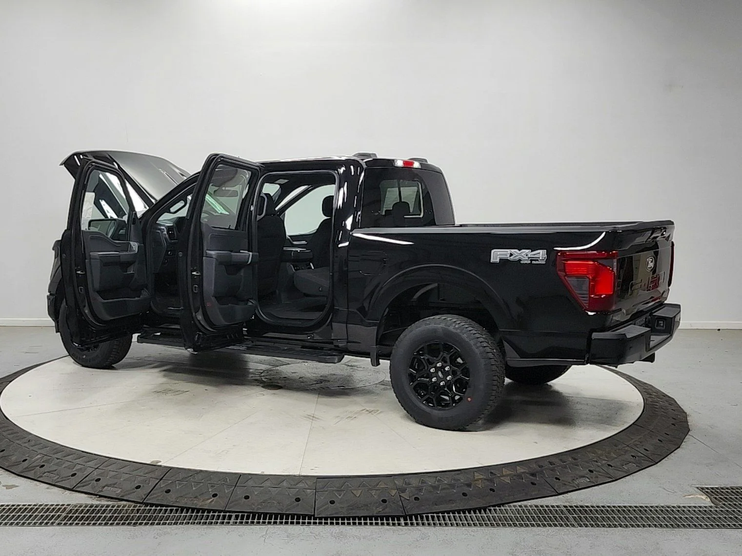 New 2026 Agate Black Metallic Ford XLT image 13