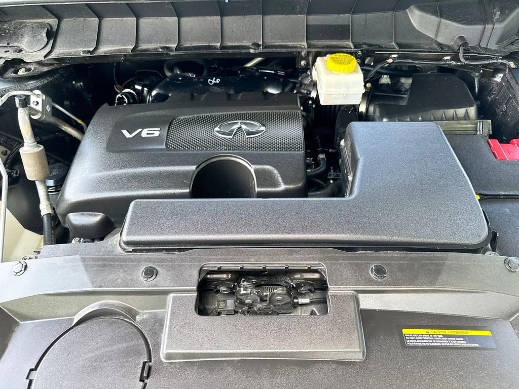 Used 2023 Gray INFINITI LUXE image 33