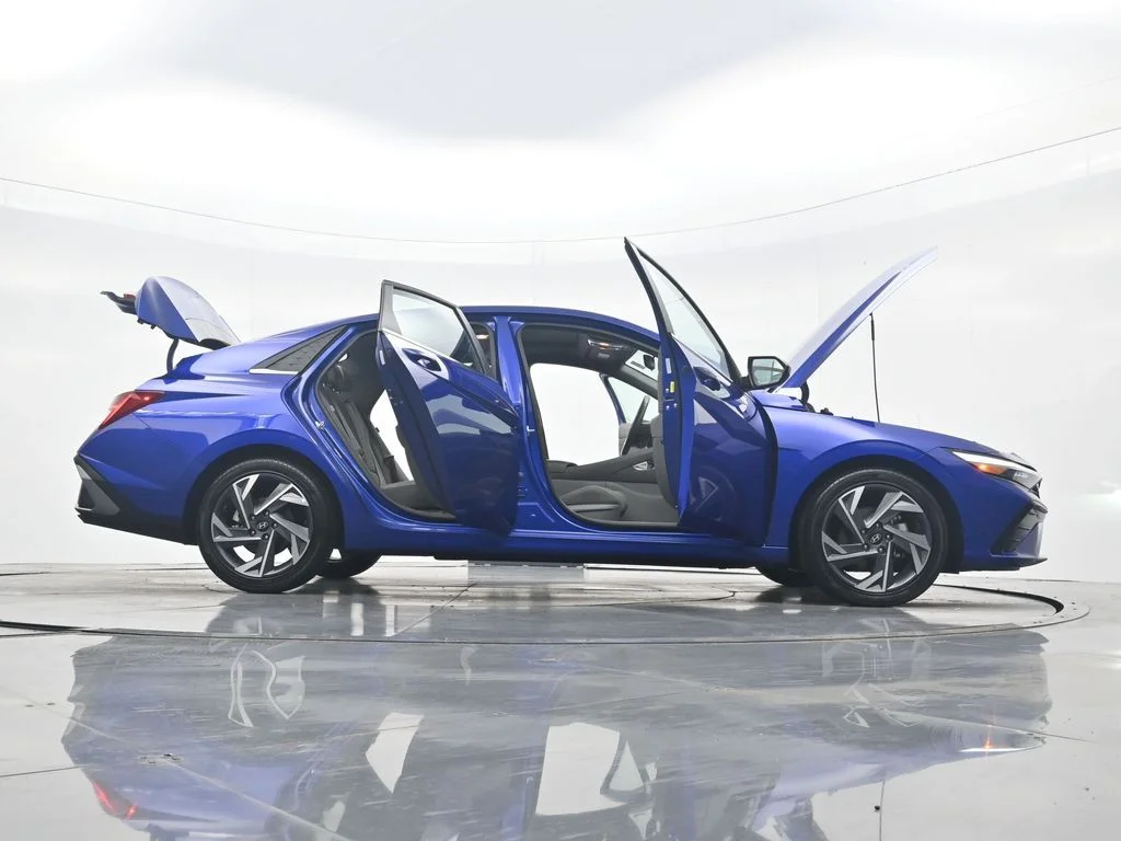 Used 2025 Blue Hyundai SEL Convenience image 42