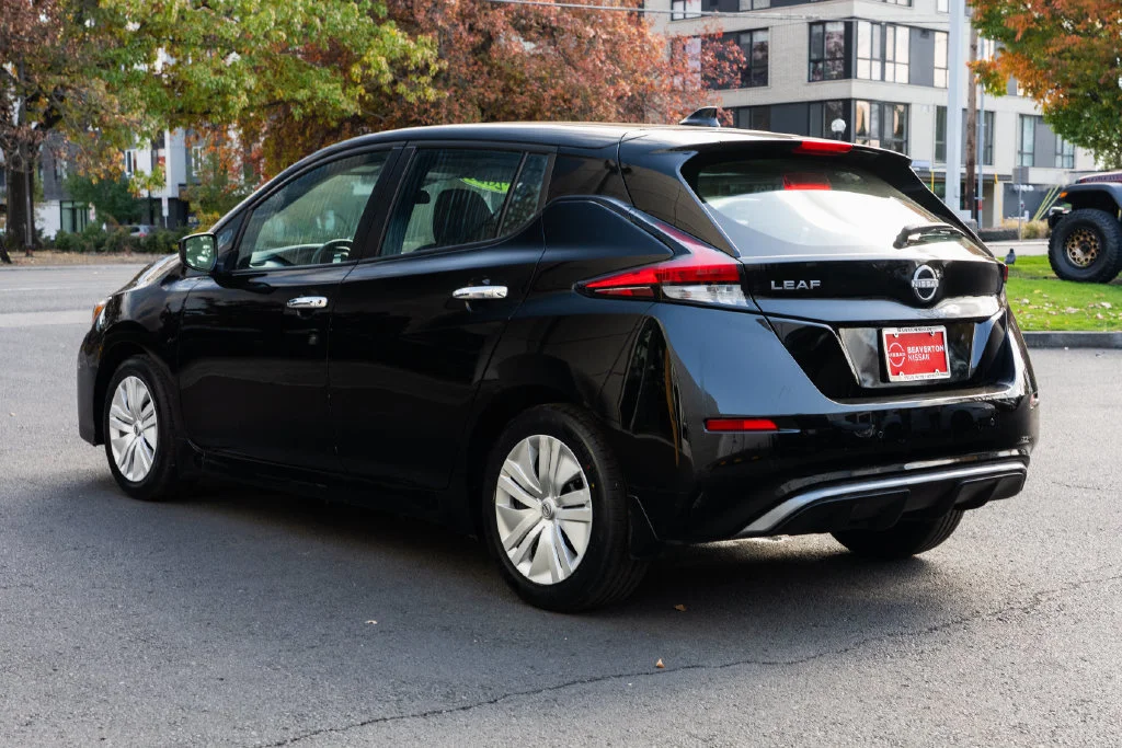 Used 2023 Black Nissan S image 4