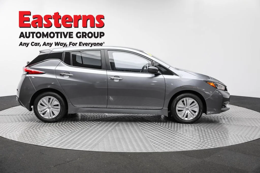 Used 2024 Gray Nissan S image 4