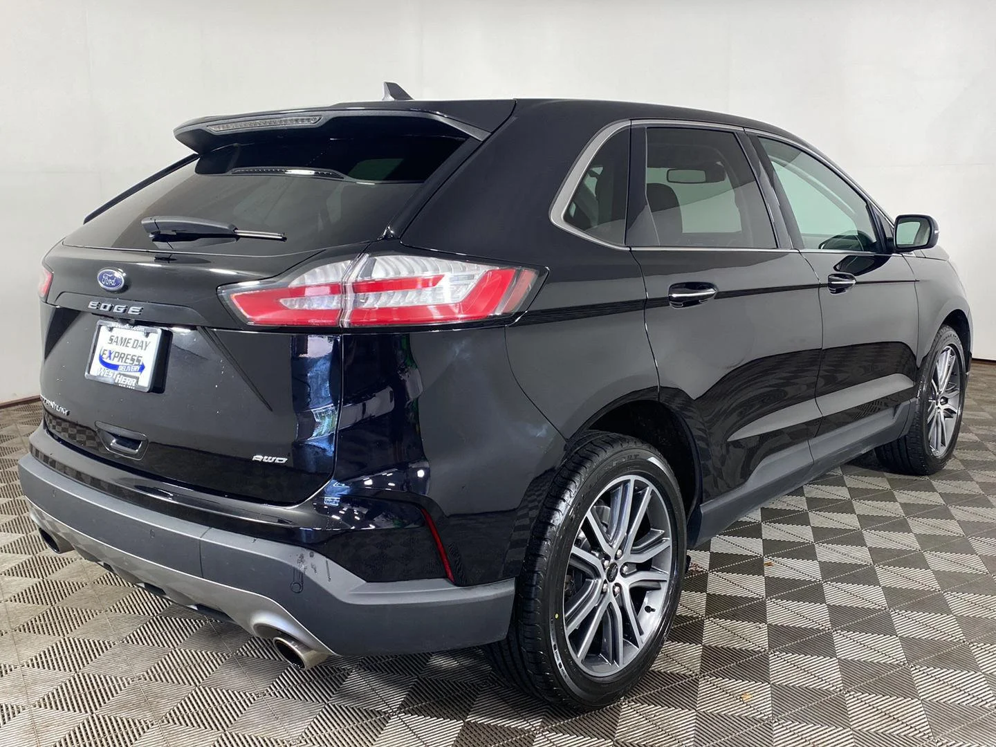 Used 2024 Agate Black Ford Titanium image 24