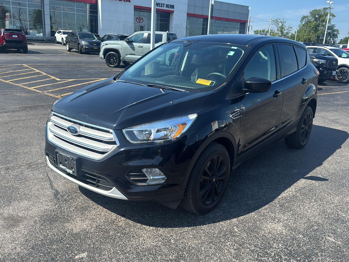 Used 2019 Agate Black Ford SE image 3