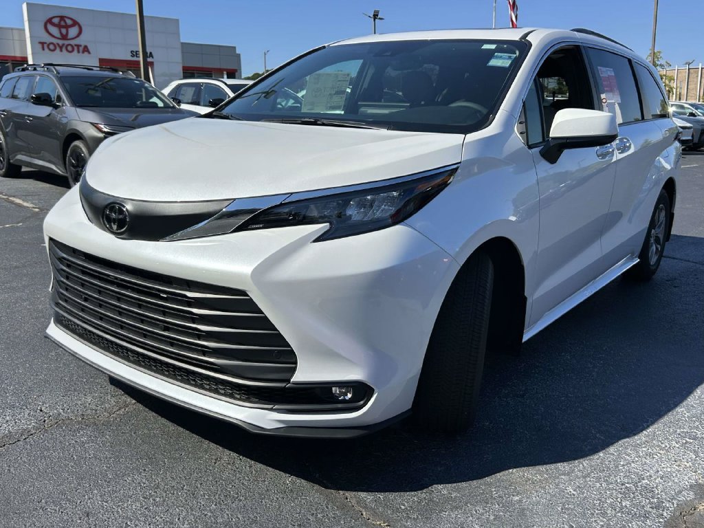 New 2026 Wind Chill Pearl Toyota XLE image 7