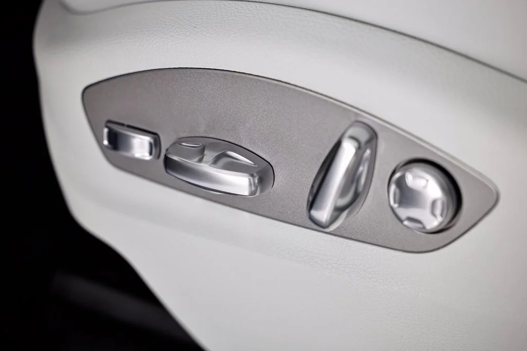 2026 Porsche Macan T - Photo 23